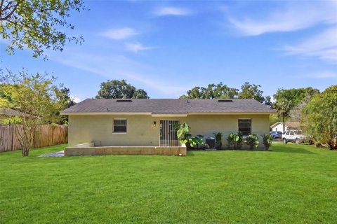 House in Oviedo, Florida 4 bedrooms, 117.71 sq.m. № 2094237 - photo 18