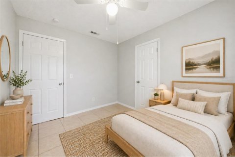 House in Oviedo, Florida 4 bedrooms, 117.71 sq.m. № 2094237 - photo 16