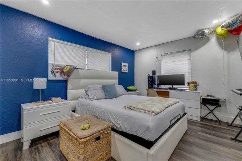 Купить виллу или дом в Холливуд, Флорида 4 спальни, 137.5м2, № 2008635 - фото 17