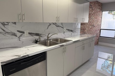 Купить таунхаус в Холливуд, Флорида 3 спальни, 139.35м2, № 2036410 - фото 29