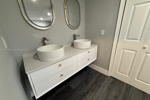 Купить таунхаус в Холливуд, Флорида 3 спальни, 139.35м2, № 2036410 - фото 26