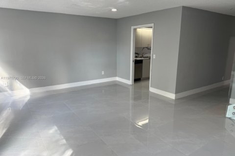 Купить таунхаус в Холливуд, Флорида 3 спальни, 139.35м2, № 2036410 - фото 13