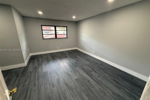 Купить таунхаус в Холливуд, Флорида 3 спальни, 139.35м2, № 2036410 - фото 21