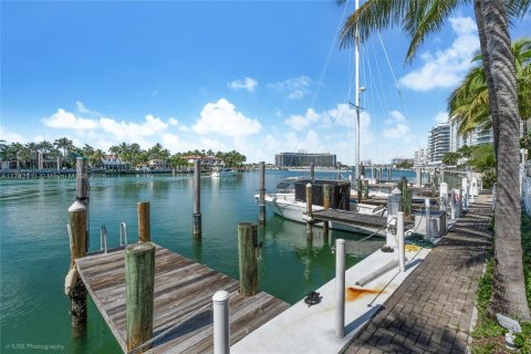 Купить кондоминиум в Майами-Бич, Флорида 2 спальни, 104.61м2, № 1986751 - фото 23