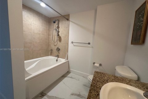 Снять в аренду кондоминиум в Авентура, Флорида 1 спальня, 79.9м2, № 1990371 - фото 10