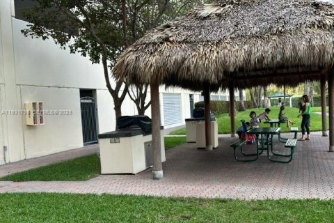Снять в аренду кондоминиум в Авентура, Флорида 1 спальня, 79.9м2, № 1990371 - фото 13