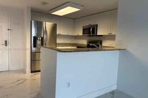 Снять в аренду кондоминиум в Авентура, Флорида 1 спальня, 79.9м2, № 1990371 - фото 8