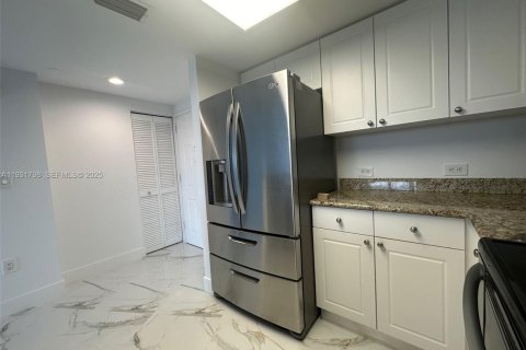 Снять в аренду кондоминиум в Авентура, Флорида 1 спальня, 79.9м2, № 1990371 - фото 7