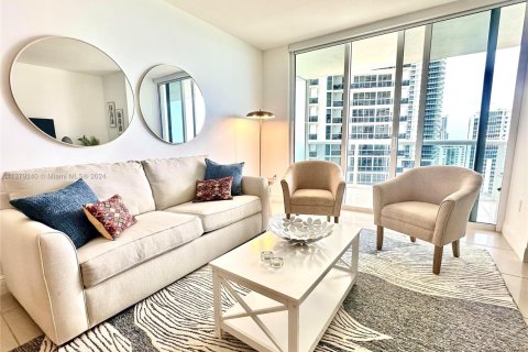 Condo in Hallandale Beach, Florida, 2 bedrooms  № 2015323 - photo 6