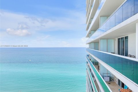 Кондоминиум с 2 спальнями в Халландейл-Бич, Флорида № 2015323