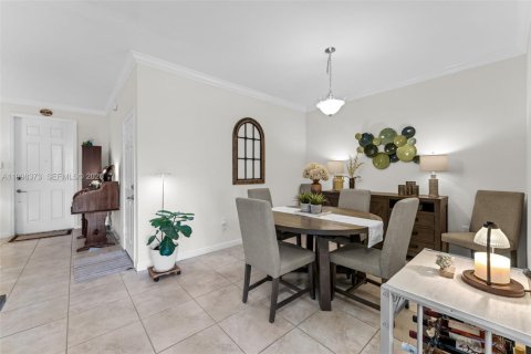 Townhouse in Homestead, Florida 4 bedrooms, 180.79 sq.m. № 2063616 - photo 4