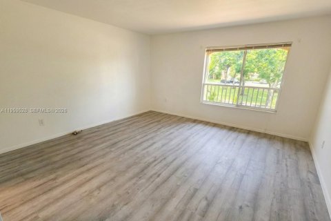 Copropriété à louer à Oakland Park, Floride: 2 chambres, 116.69 m2 № 2018163 - photo 6