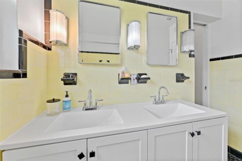 Casa en venta en Tampa, Florida, 3 dormitorios, 127.83 m2 № 2204044 - foto 24