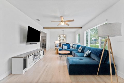 Casa en venta en Tampa, Florida, 3 dormitorios, 127.83 m2 № 2204044 - foto 2