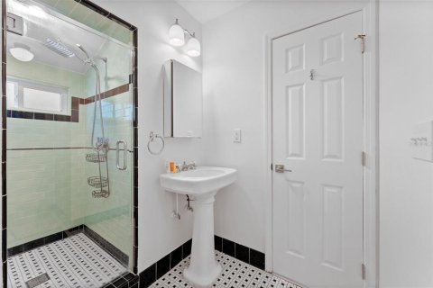 Casa en venta en Tampa, Florida, 3 dormitorios, 127.83 m2 № 2204044 - foto 29