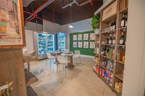 Copropriété à vendre à Bal Harbour, Floride: 1 chambre, 83.24 m2 № 2059764 - photo 27