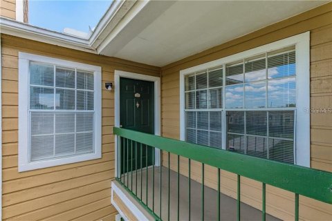 Condo in Orlando, Florida, 2 bedrooms  № 1894459 - photo 8
