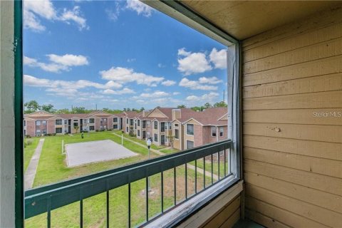 Condo in Orlando, Florida, 2 bedrooms  № 1894459 - photo 9