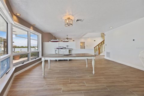 Купить виллу или дом в Клируотер, Флорида 6 комнат, 419.83м2, № 2350070 - фото 29