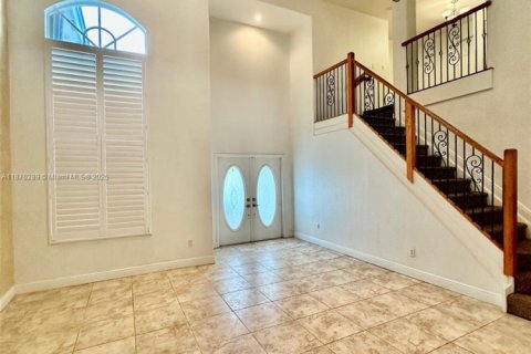 House in Miami, Florida 7 bedrooms, 481.42 sq.m. № 1925381 - photo 6