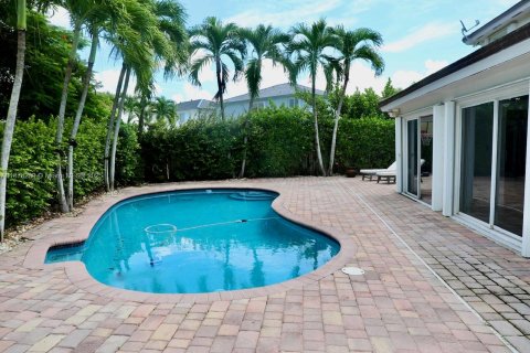 House in Miami, Florida 7 bedrooms, 481.42 sq.m. № 1925381 - photo 28