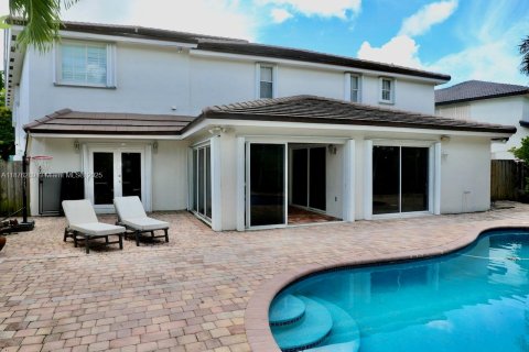 House in Miami, Florida 7 bedrooms, 481.42 sq.m. № 1925381 - photo 26