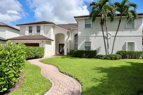 House in Miami, Florida 7 bedrooms, 481.42 sq.m. № 1925381 - photo 2