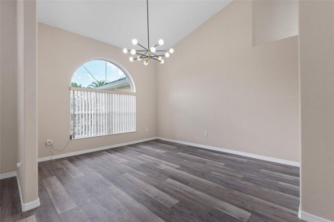 House in Palm Coast, Florida 3 bedrooms, 188.87 sq.m. № 2215861 - photo 13