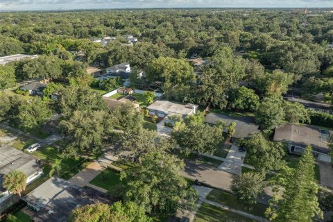 House in Winter Park, Florida 4 bedrooms, 162.58 sq.m. № 1911854 - photo 5