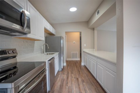 House in Winter Park, Florida 4 bedrooms, 162.58 sq.m. № 1911854 - photo 11