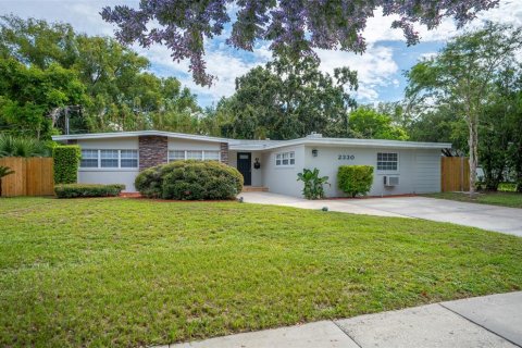 House in Winter Park, Florida 4 bedrooms, 162.58 sq.m. № 1911854 - photo 1