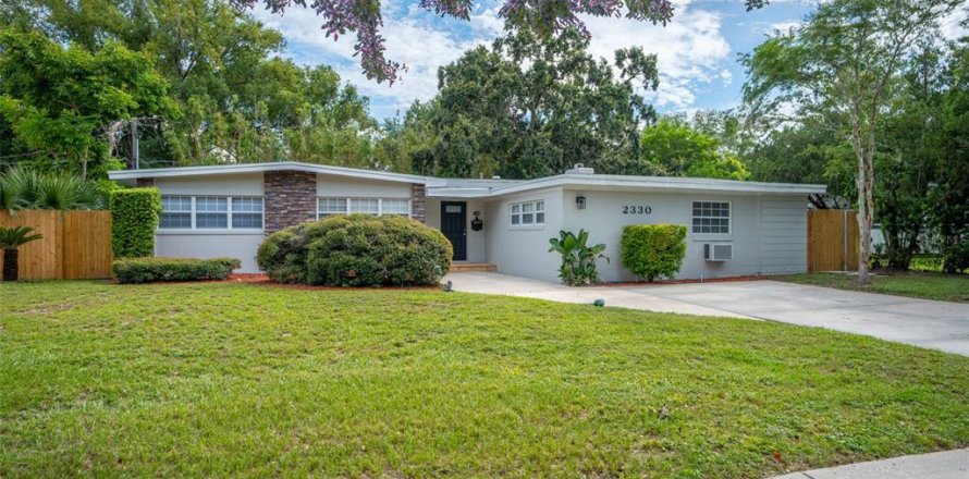 House in Winter Park, Florida 4 bedrooms, 162.58 sq.m. № 1911854