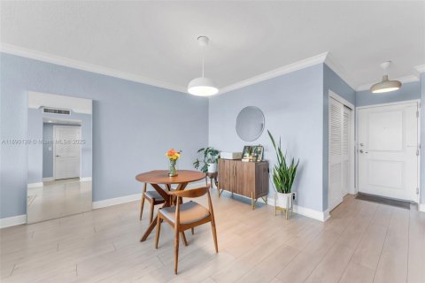 Copropriété à vendre à Miami Beach, Floride: 1 chambre, 84.08 m2 № 1944589 - photo 6