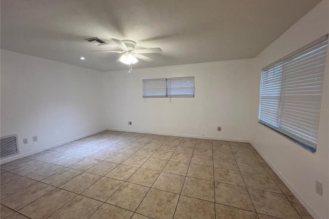 Apartment in Altamonte Springs, Florida 2 bedrooms, 85.19 sq.m. № 2207703 - photo 3
