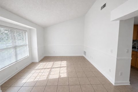 Villa ou maison à louer à Winter Springs, Floride: 4 chambres, 167.13 m2 № 2203927 - photo 15