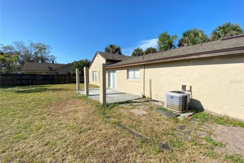Villa ou maison à louer à Winter Springs, Floride: 4 chambres, 167.13 m2 № 2203927 - photo 8