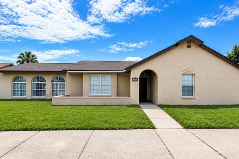 House in Winter Springs, Florida 4 bedrooms, 167.13 sq.m. № 2203927