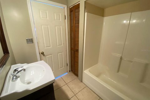 Villa ou maison à louer à Winter Springs, Floride: 4 chambres, 167.13 m2 № 2203927 - photo 3