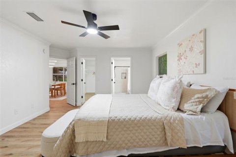 House in Gainesville, Florida 4 bedrooms, 148.27 sq.m. № 2406251 - photo 13