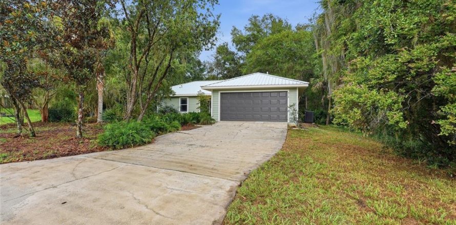 House in Gainesville, Florida 4 bedrooms, 148.27 sq.m. № 2406251