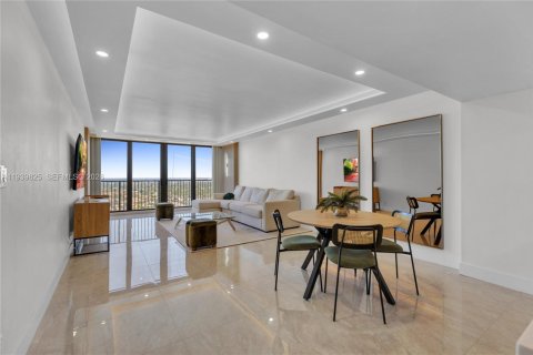 Condo in Hollywood, Florida, 1 bedroom  № 1997494 - photo 3