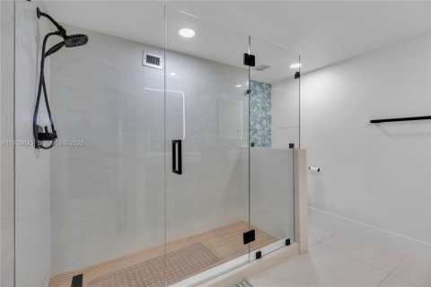 Condo in Hollywood, Florida, 1 bedroom  № 1997494 - photo 29