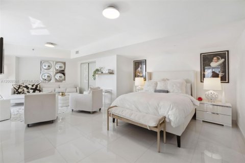 Купить кондоминиум в Майами, Флорида 3 спальни, 183.67м2, № 2090620 - фото 25