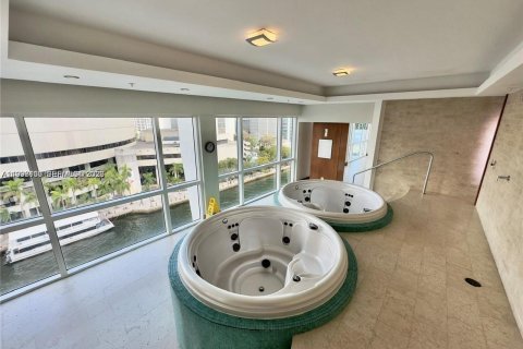 Copropriété à louer à Miami, Floride: 1 chambre, 91.69 m2 № 2063475 - photo 21