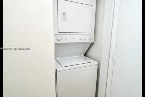 Copropriété à louer à Miami, Floride: 1 chambre, 91.69 m2 № 2063475 - photo 11