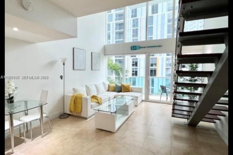 Copropriété à louer à Miami, Floride: 1 chambre, 91.69 m2 № 2063475 - photo 2