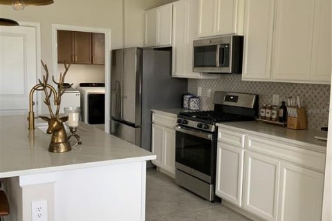 House in Apopka, Florida 3 bedrooms, 177.63 sq.m. № 1848576 - photo 4