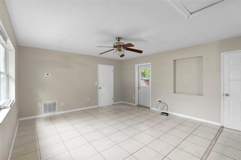 House in Deltona, Florida 2 bedrooms, 80.64 sq.m. № 1873522 - photo 6