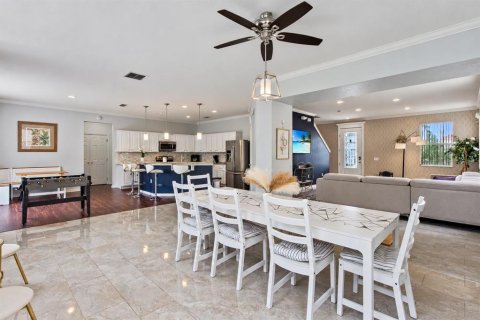 Villa ou maison à vendre à Davenport, Floride: 4 chambres, 236.9 m2 № 2420188 - photo 5