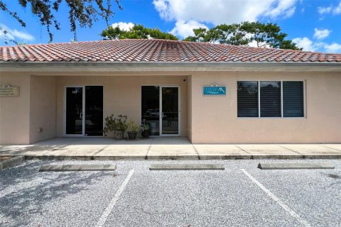 Propiedad comercial en venta en Bradenton, Florida, 141.68 m2 № 1917823 - foto 2